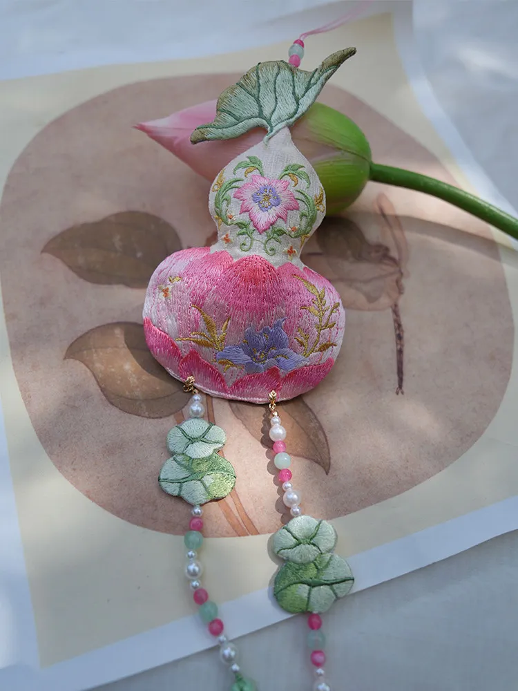 Double Sided Embroidered Lotus Gourd Sachet Hanfu Accessory Beaded Tassel Pendant Traditional Chinese Style Waist Hanging Charm