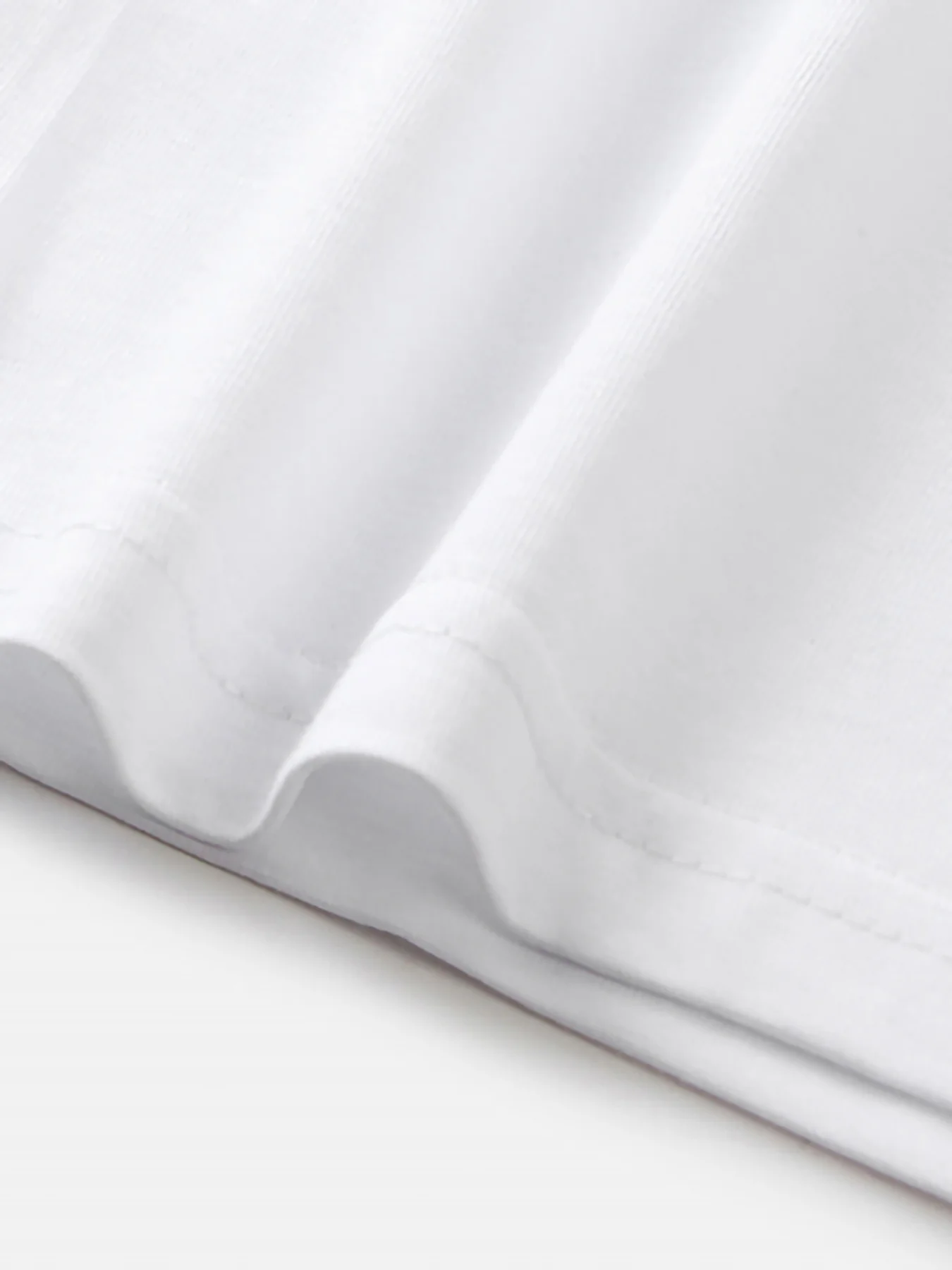 クリスマス T シャツ - メリー クリスマス テキストと赤いリボン柄 - デイリー ホリデー パーティー ドレス - カジュアル クリスマス パーティー ドレス