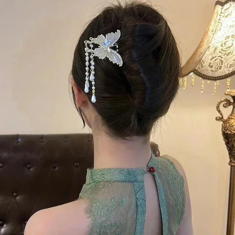 2025 New Chinese Style Pearl Tassel Hairpin with Ancient Style Swaying Women\'s Light Luxury U-shaped Horse Face Skirt Hairpin