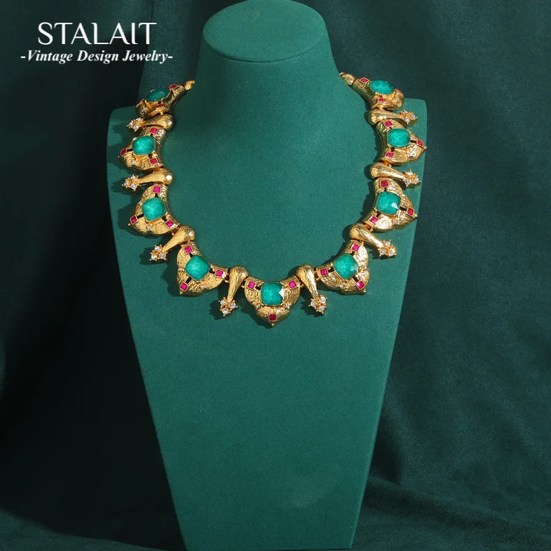 

Vintage Skirt Collar Choker Necklace Red Square Crystal Natural Stone Woman Antique Gold Color Jewelry Retro Accessories 2025