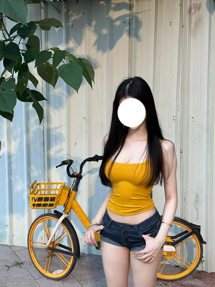 Sexy picante menina amarelo cinta colete feminino fino ajuste svel superior interior desgaste exterior commute sle mistura de algodão comprimento ortopé