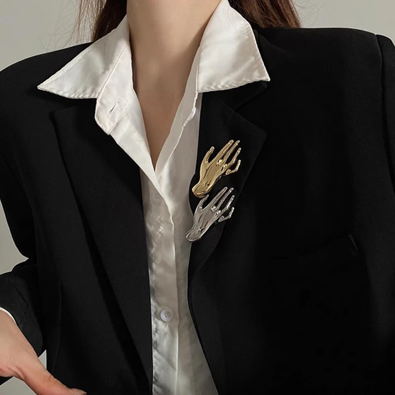 1pc Alloy Hand Pins for Women Unisex Glossy Character Brooches Event Party Backpack Decoration Clothes Accessories Jewelry Gifts