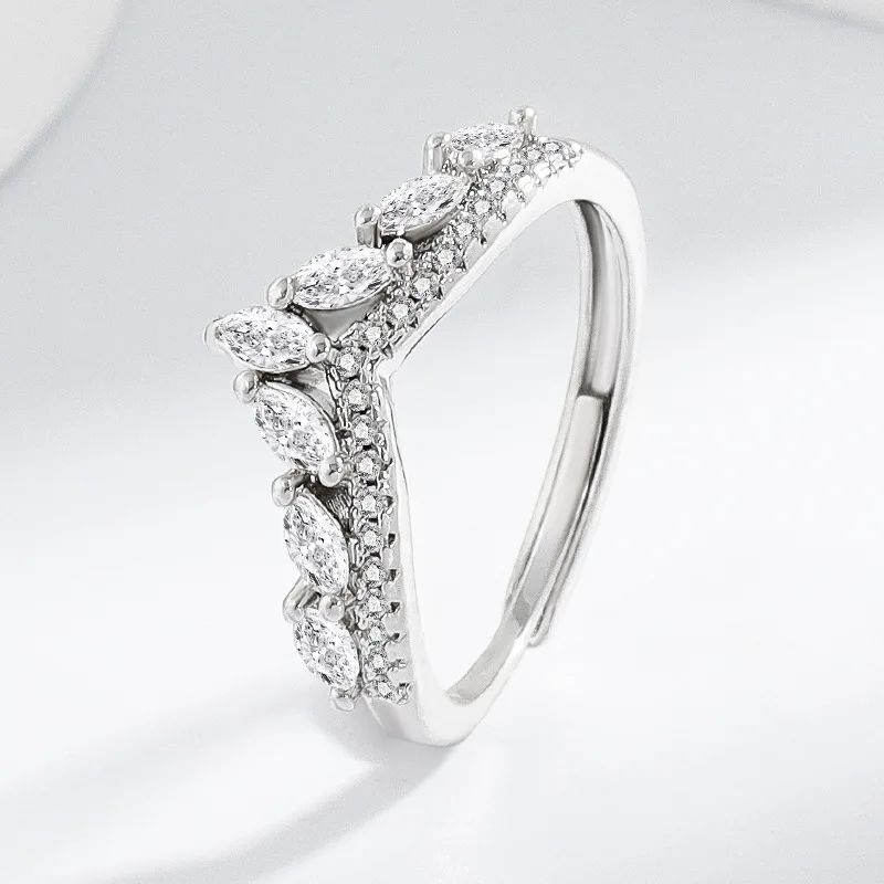 Schlichter und stilvoller V-förmiger Pferdeaugen-förmiger Diamant-Zirkon-Kronenring aus 925er-Sterlingsilber, leichter Luxus-Damenschmuck