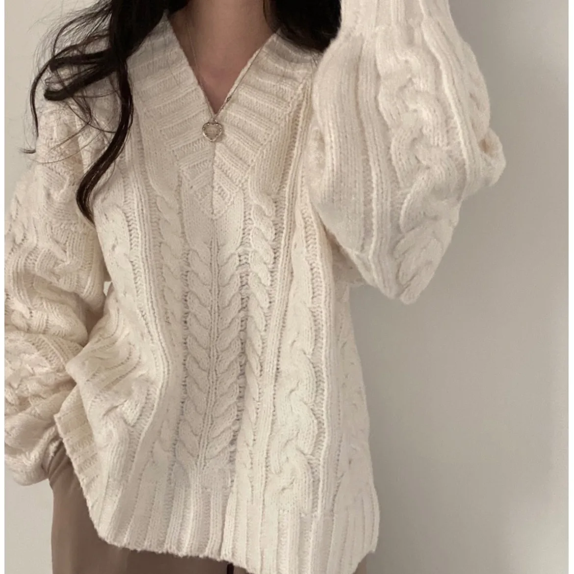 

Chic Retro Twisted V-Ne Thi Knit Sweater Women's Pure Color Versatile Autumn Winter New Sle Polyester Fiber 00%