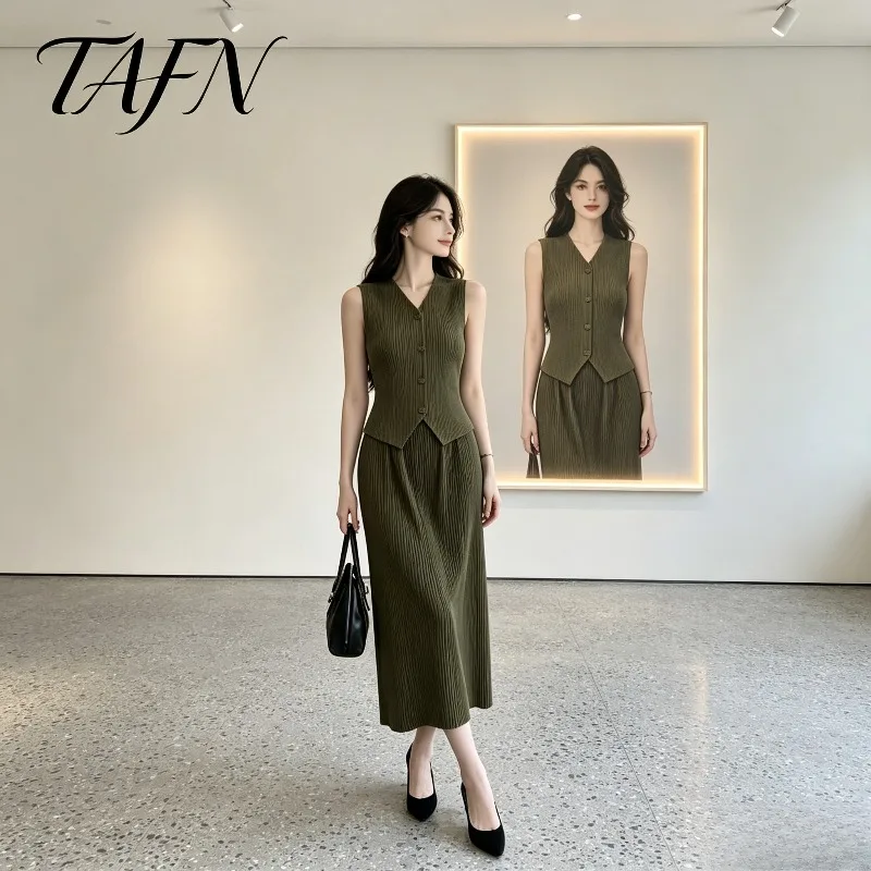Miyake Pleated 2026 Autumn New Solid Color Versatile Comfortable Casual Slim Pleated Striped Fashion Elastic Commuter Skirt