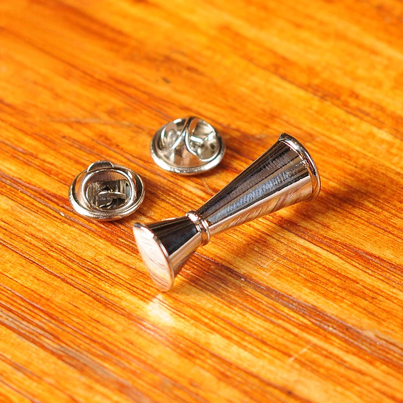 الأزياء بروش دبابيس الإبداعية شارة معدنية الملحقات نادل شارة بروش