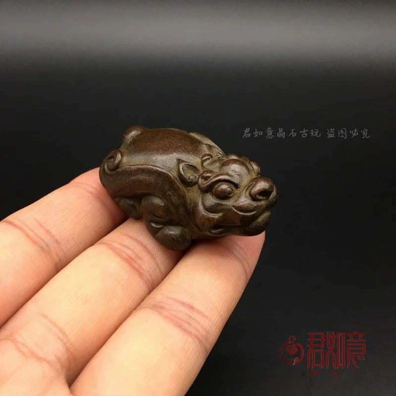 

Vintage Patina Bronze Small Pixiu Ornament Cute Pixiu Handheld Ornament Antique Copper Tea Pet Ornament