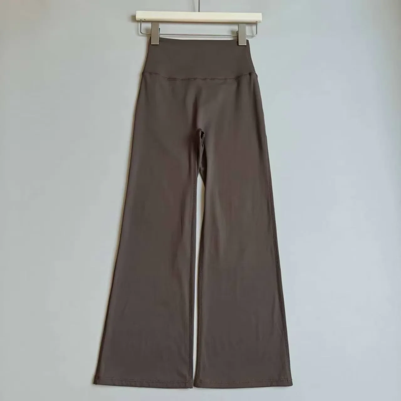 Damen-Capri-Leggings mit hoher Taille und formendem Hüftbereich, Second-Skin-Schnelltrocknende 4-Wege-Stretch-Yoga-Hose für Pilates, Fitnessstudio und Alltag – Detail 9