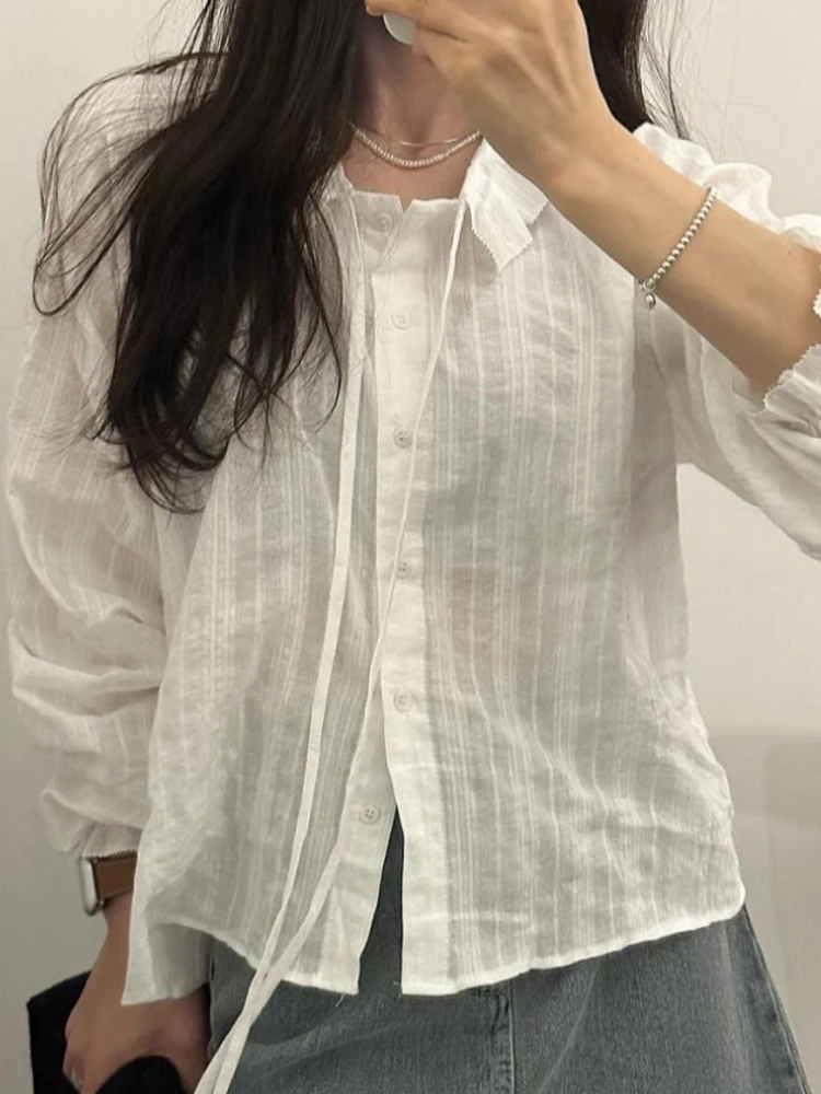 エレガントな白シャツの女性のシックな秋のシングルボタン長袖シャツスタイリッシュなインナーウェアトップ韓国スタイルルーズフィットベルスリーブ