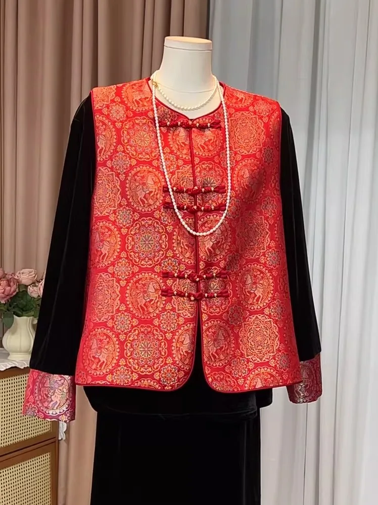 

Красный шелковый атласный китайский национальный женский плащ-халат с подплечниками, новогодний, с круглым вырезом, комплект