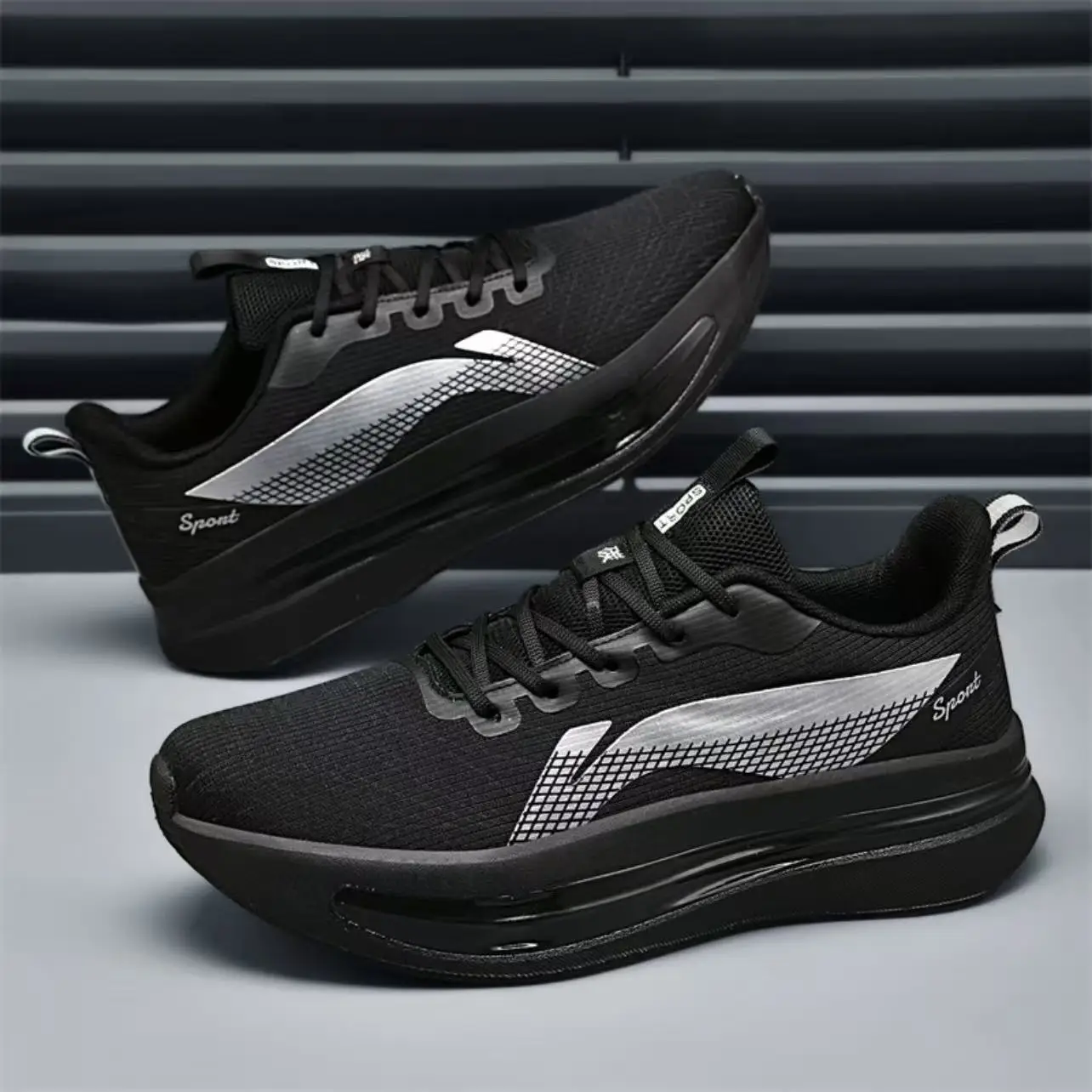 Men's Athletic Sneakers Breathable Cushioning Non-Slip Wearable Gym Training Running Shoes for Men And Women glows at night