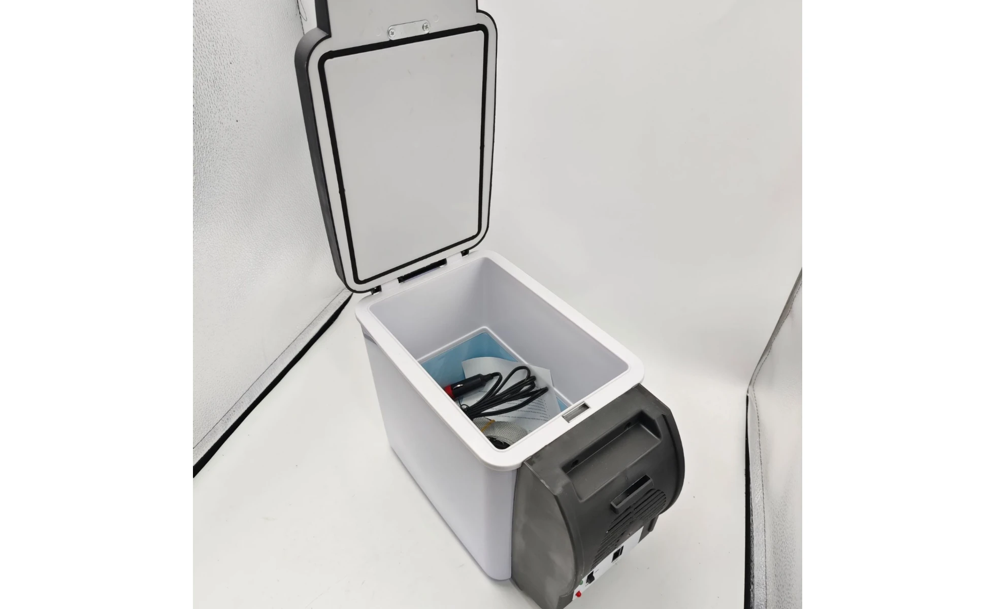 Thermoelectric Car Fridge Cool and Warm Portable Electric Cooler 12 Volt Cooler Cup Holders Portable Refrigerator Compact