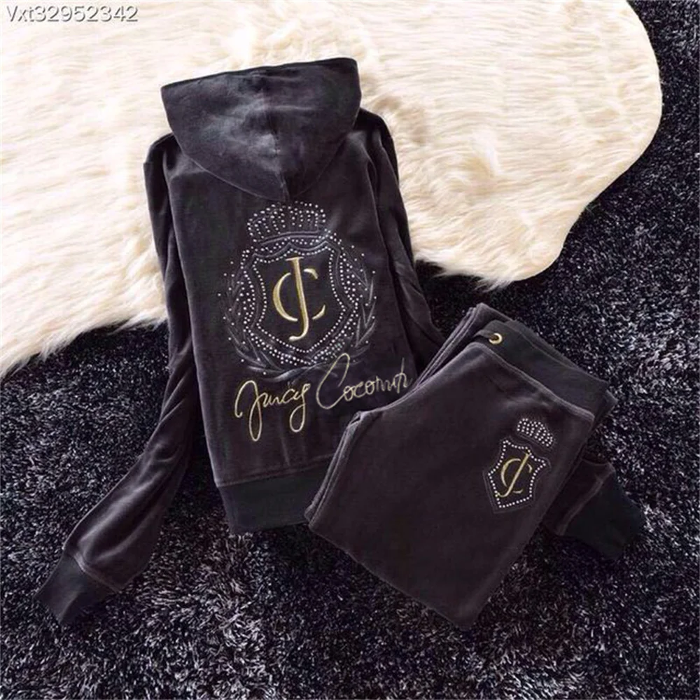 Winter Velvet Tracksuit Designer New Hooded Suit Casual Women's Embroidered Three-Dimensional Pattern Hooded Top + Warm Trousers