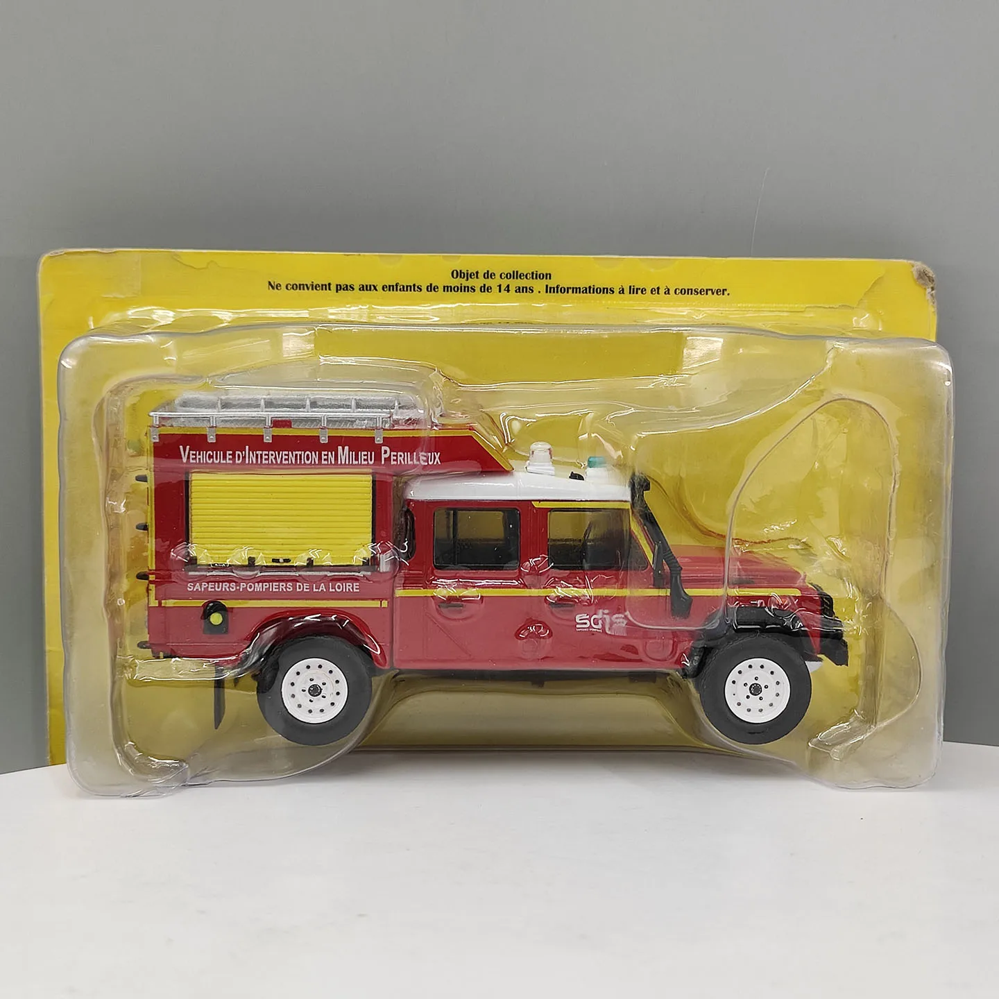 Diecast IXO 1:43 Scale Fire Engine Alloy Car Model