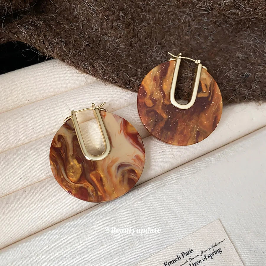 Vintage Amber Marble Swirl Hoop Earrings Bold Chunky Round Statement Ear Drops Fashion Forward Warm Tone Face Slimming Jewelry