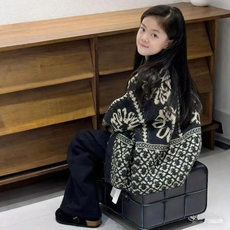 Retro Girl Sweater Loose Collar Sweaters Winter Baby Girl Clothes Oversized Sweater Vest Baby Boy Sweater Ropa De Niña 아동외투 2025
