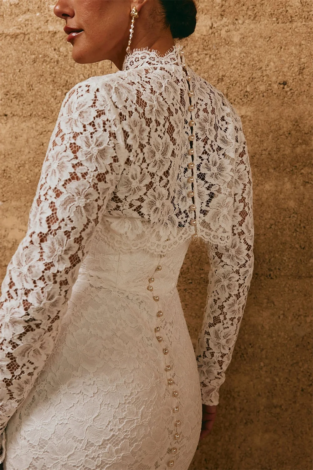 Tokyo Maßgeschneiderte weiße Brautkleider mit hohem Ausschnitt, langen Ärmeln, sexy Meerjungfrau-Brautkleider, Reißverschluss hinten, Hofzug-Hochzeitskleider