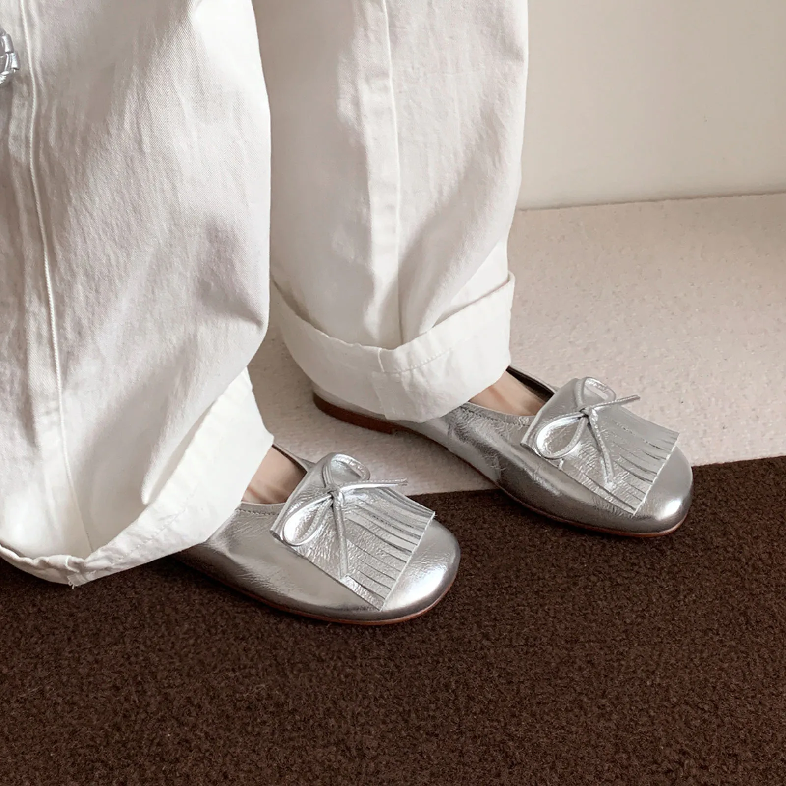 Spring first-layer cowhide silver small leather shoes round head sweet bow one-pedal flat single shoes large size fringed shoes