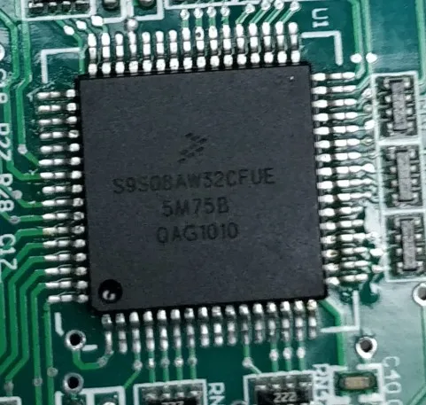 

Бесплатная доставка S9S08AW32CFUE 5M75B MC9S08AW32CFUE QFP64 10 шт.