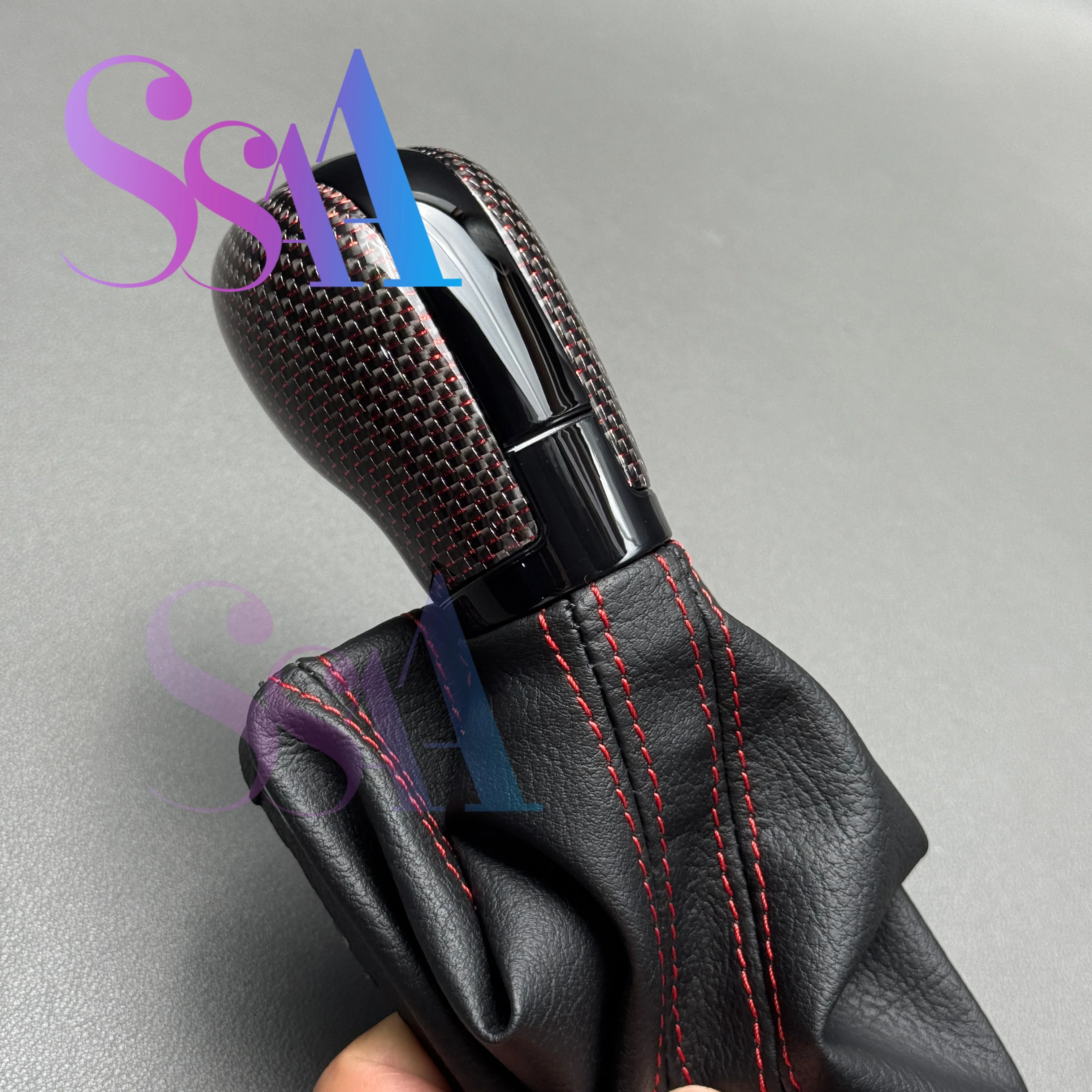 Hot selling car parts gear change head made of carbon fiber material suitable for interior of Golf MK6 MK7