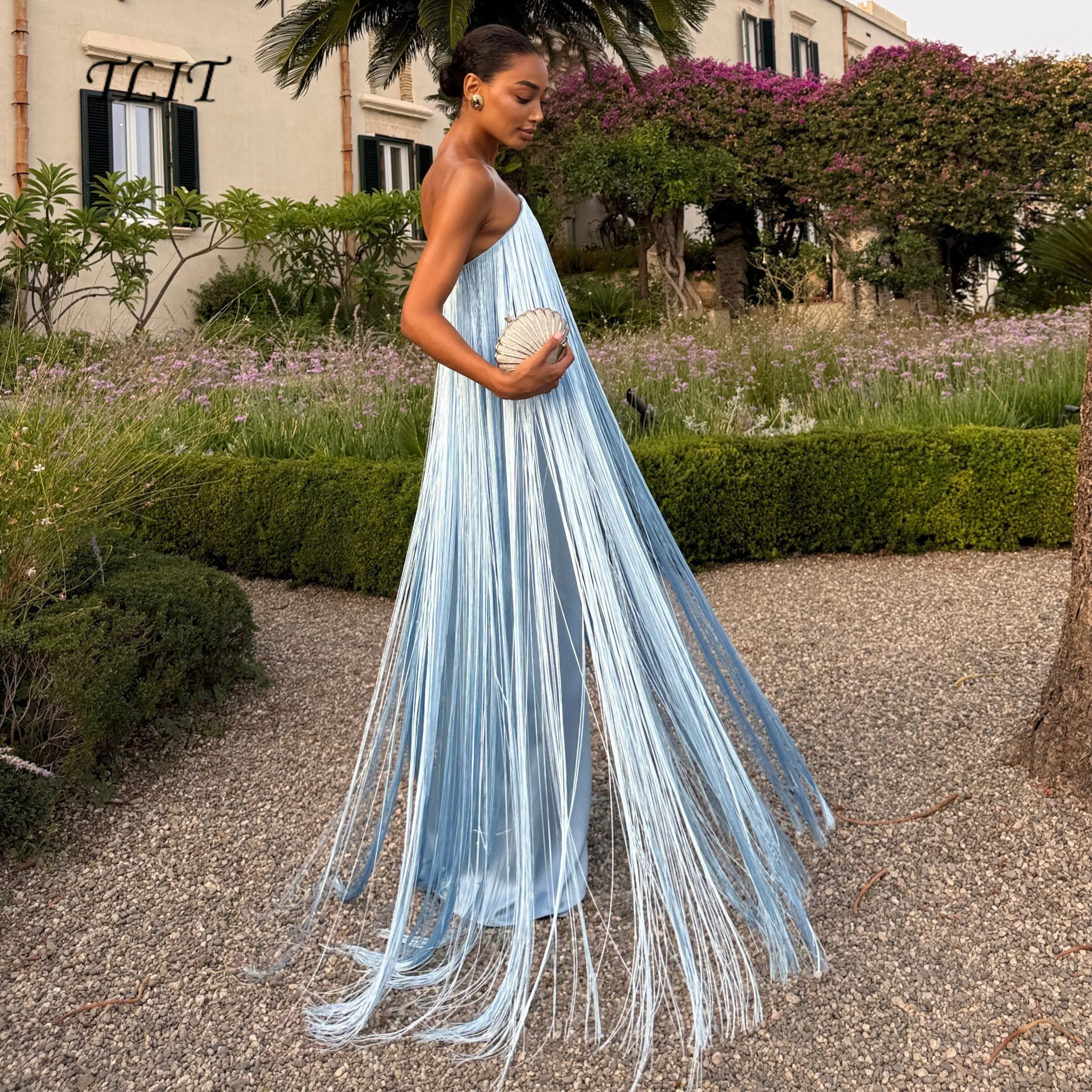 TLIT Maßgeschneidertes, strapazierfähiges, hellblaues Abendkleid mit Fransen, langer Quasten-Overlay-Satin-Slip-Kleid mit Schnürung am Rücken, formelles Kleid