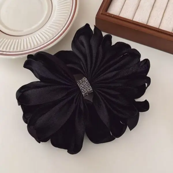 Elegante feesthaarclip in Franse stijl met gebrand bloemdetail, veelzijdig en stijlvol haaraccessoire in effen kleur voor dames