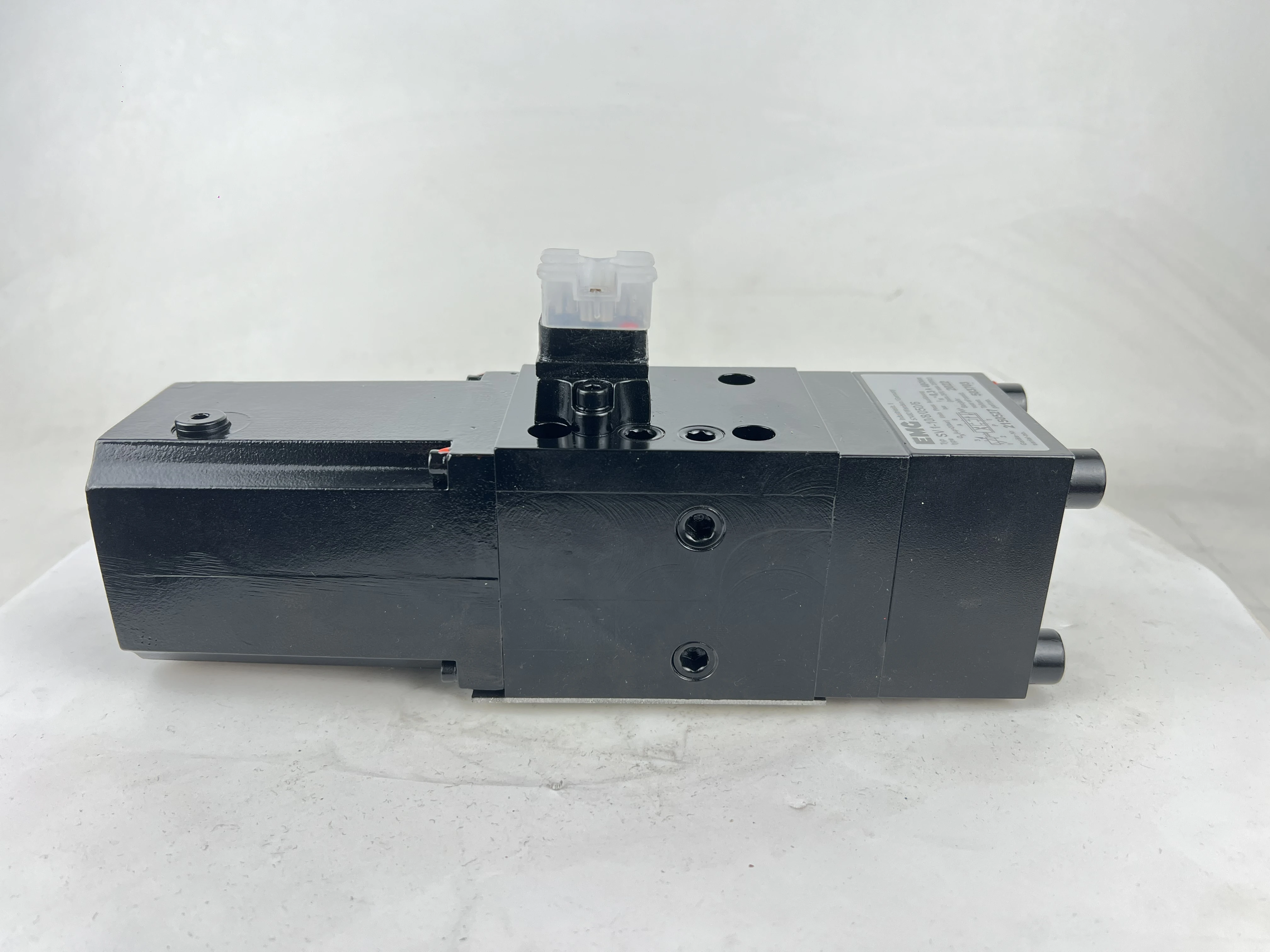 High Efficiency Hydraulic Solenoid Directional Control Valves SV1-10/8/050/6 Hydraulic Proportional Control Valve 20bar