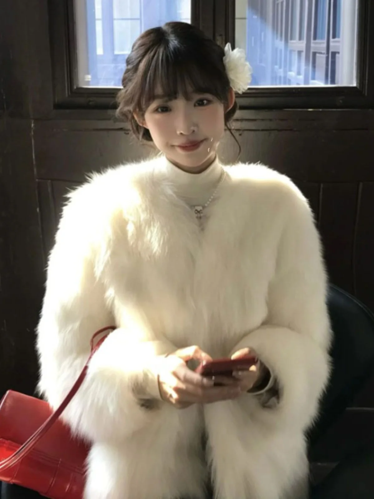 

Элегантное меховое пальто для женщин: новая весенняя модель из кожи и меха, удобное, подходит для молодежи и женщин среднего возраста.