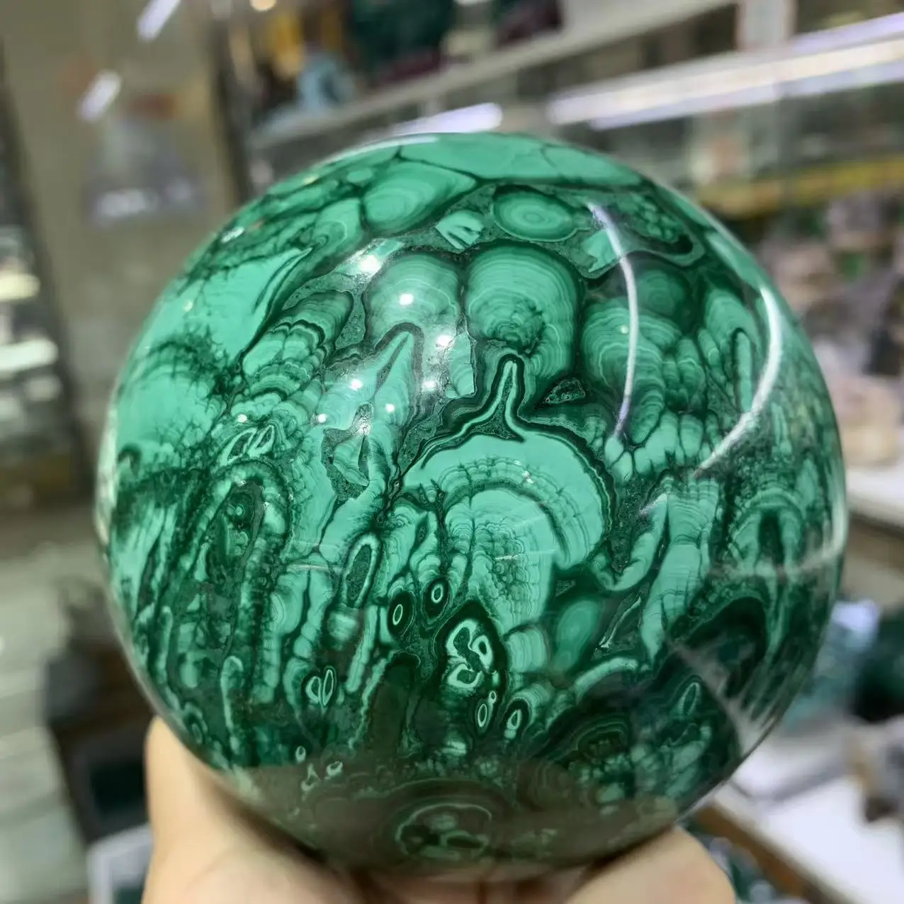 

Natural Malachite Crystal Quartz Energy Sphere, With Healing Properties, Hand-Polished And Polished, Demagnetized For Divination