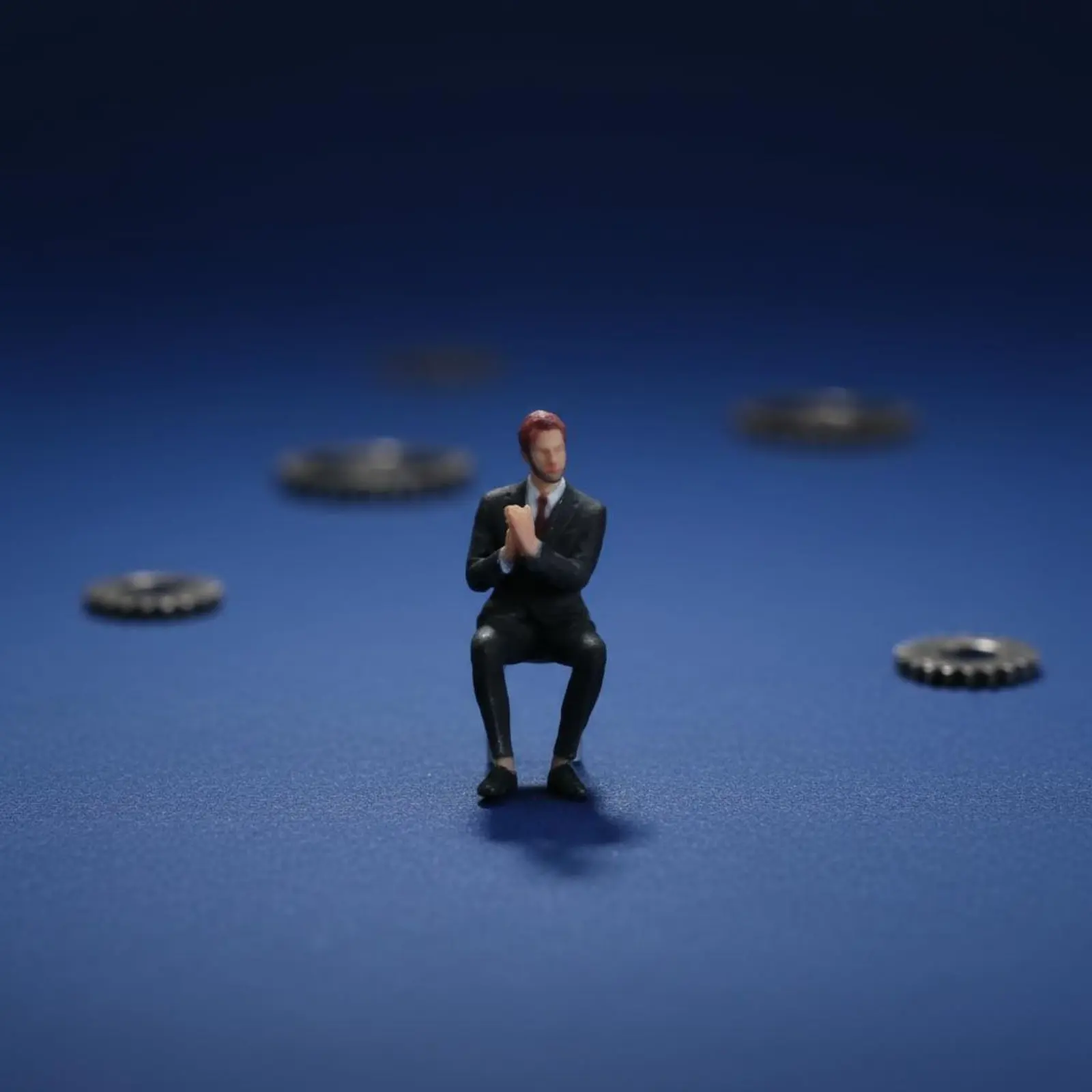 1:64 Scale Sitting Man Figure Three-Dimensional Printed Miniature Man in Suit Miniature Scene Accessory Realistic Features view 4