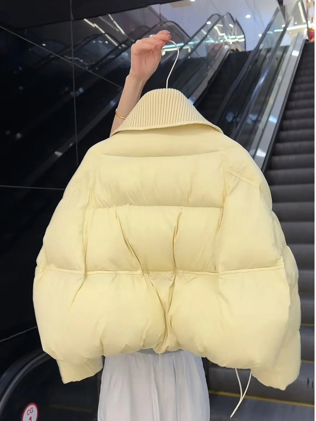 เสื้อโค้ทผ้าฝ้ายอุ่นสีเหลืองหวานสไตล์เกาหลีสำหรับผู้หญิง ไซส์เล็ก เสื้อคลุมกันหนาวสำหรับเดินทางไปทำงาน แฟชั่นฤดูหนาว