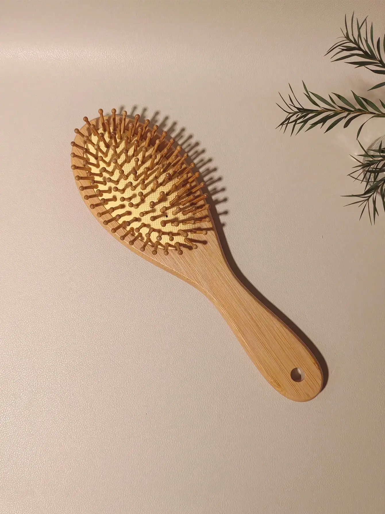 

1pc Oval Bamboo Air Cushion Comb, Natural Bamboo Brush, Paddle Design, Suitable For Thick/Thin/Curly/Dry Hair, Medium Size Comb