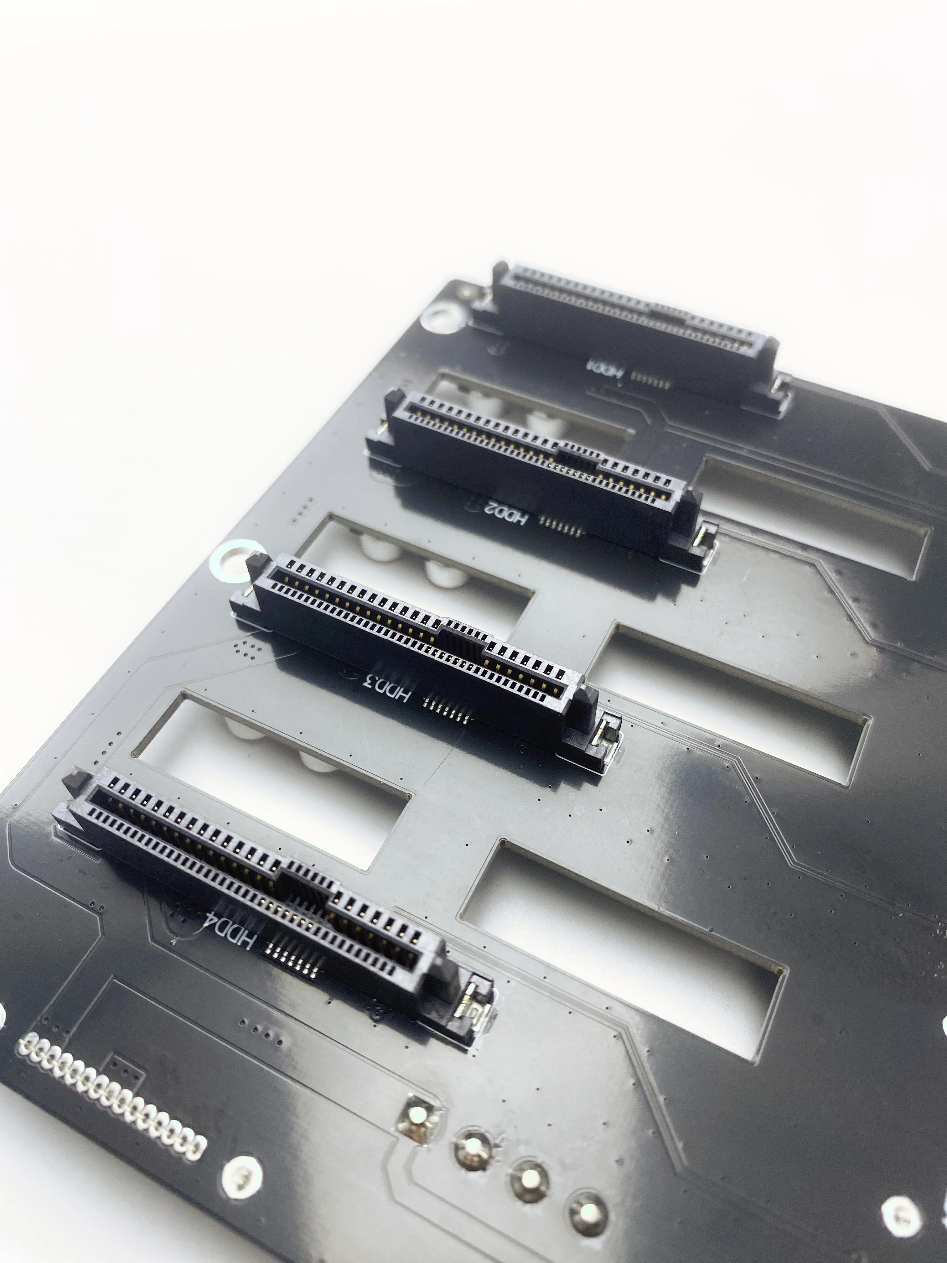 Server Backplane N4 SATA Hard Disk Expansion Backplane 4 interface is Compatible With Server /PC Hard Disk Expansion - Image 3