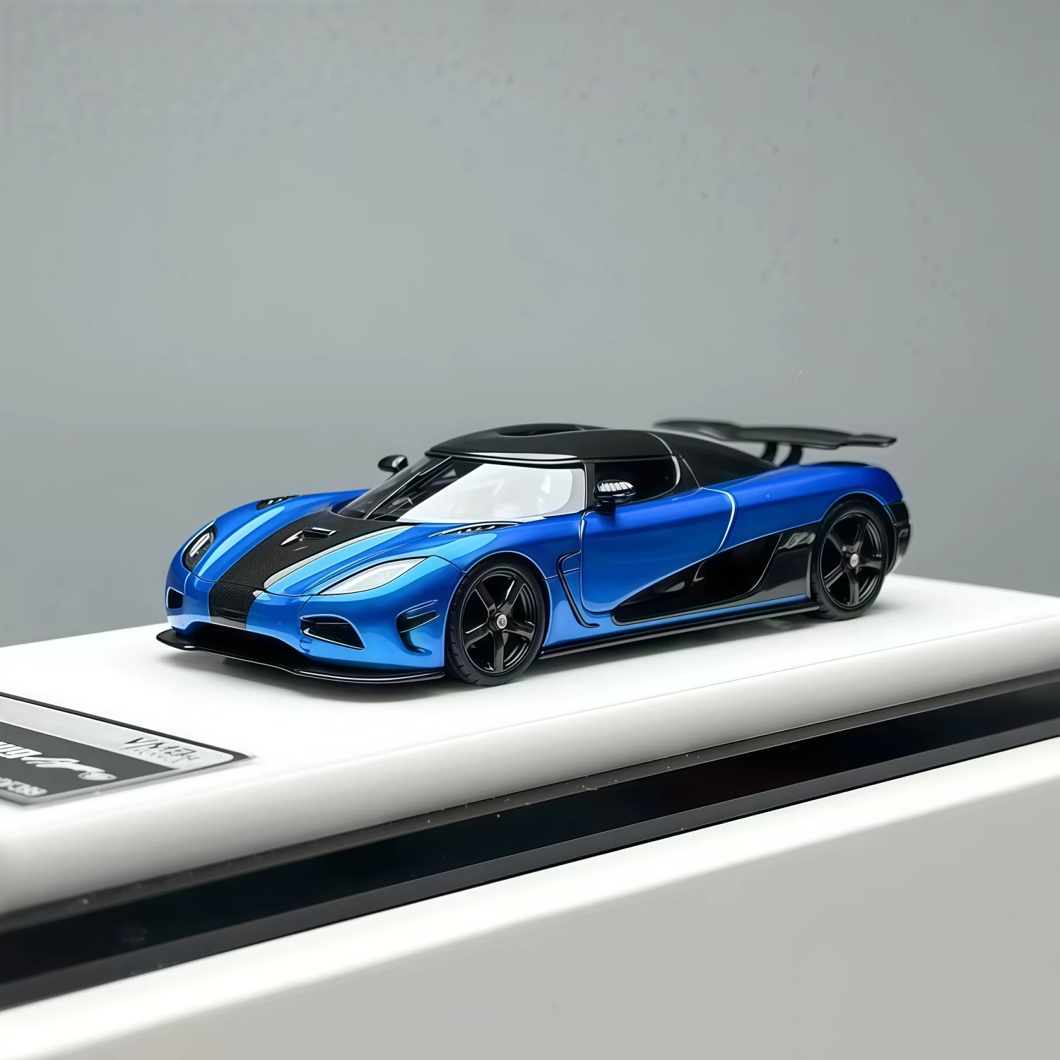 Modelo de Carro em Resina VMB 1:64 Agera HH