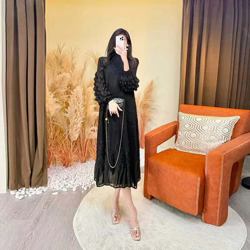 

Miyake Fold 2025 Autumn/Winter New Lantern Sleeve Heavy Embroidered Long Sleeve Dress with Loose and Stylish Wrinkles Long Skirt