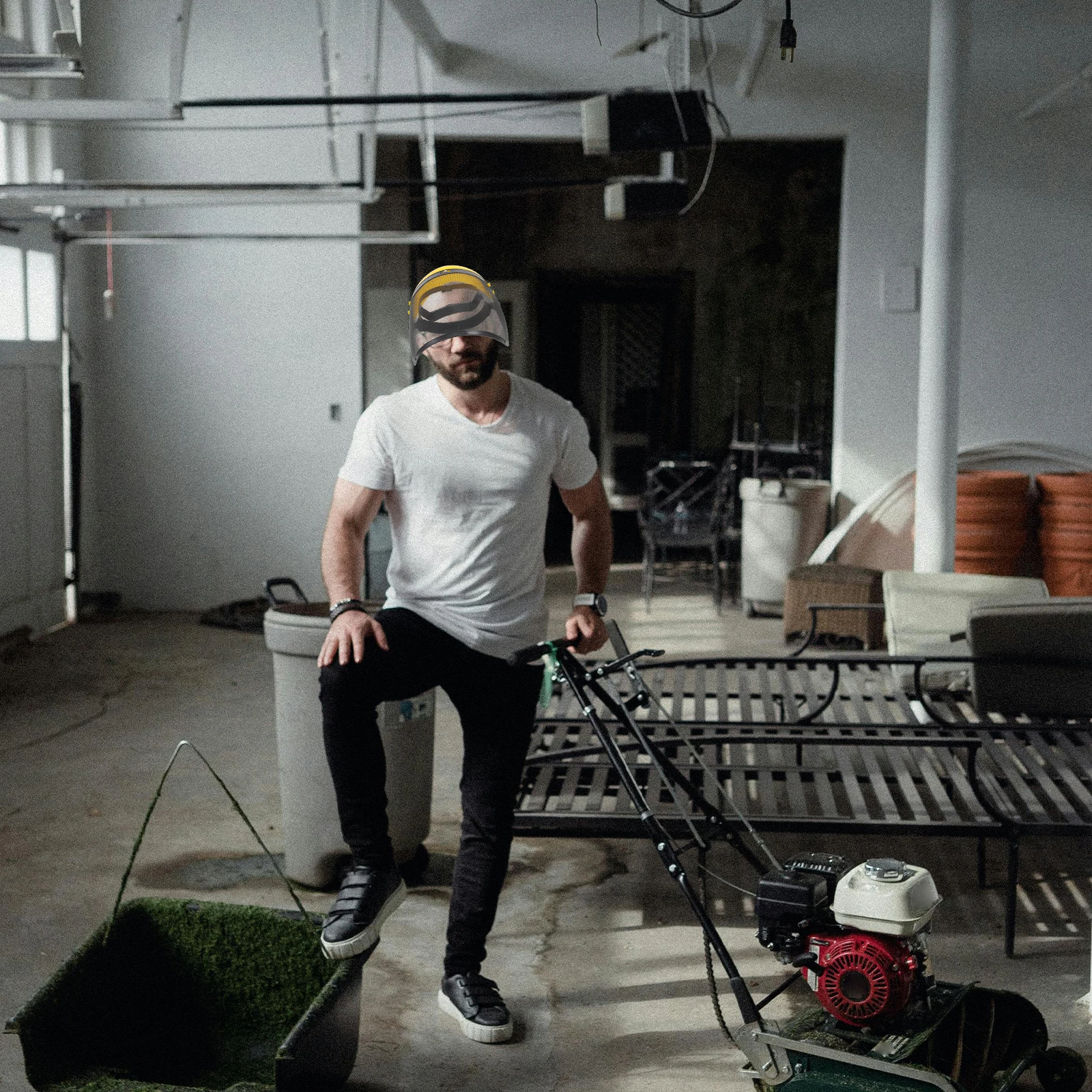 1 szt. Hełm ochronny do kosiarki, ogrodniczy, szerokie pokrycie, metalowa siatka, regulowana poduszka