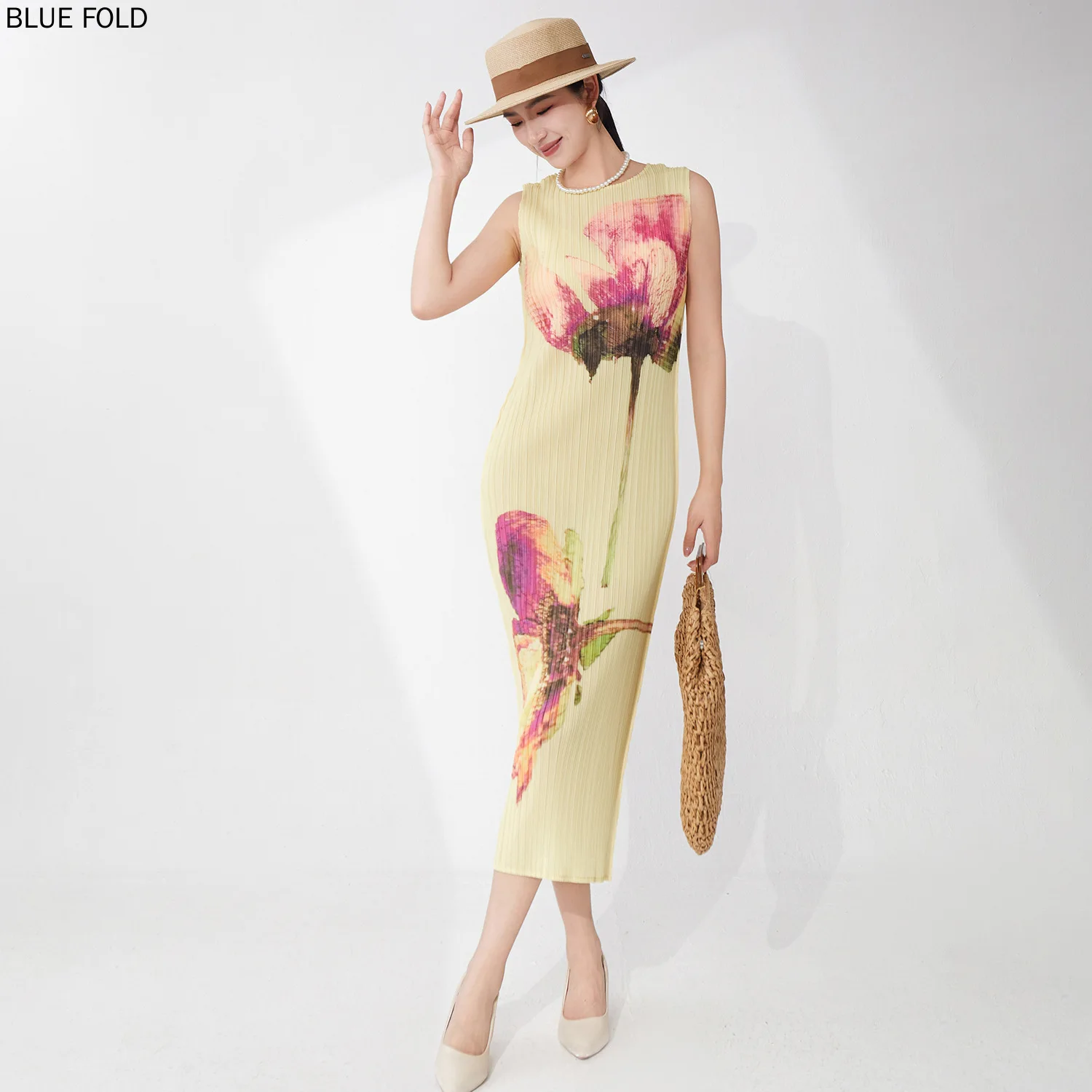 

Basic Dress Miyake Mature and Sophisticated Style Exudes Light Luxury and Vacation Charm Elegant and Fashionable Dress