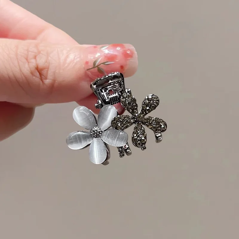 Elegant Small Cat Eye Flower Shark Hair Clips Korean Trendy Design Ladies Side Top Bang Broken Hair Fixing All Match Headwear