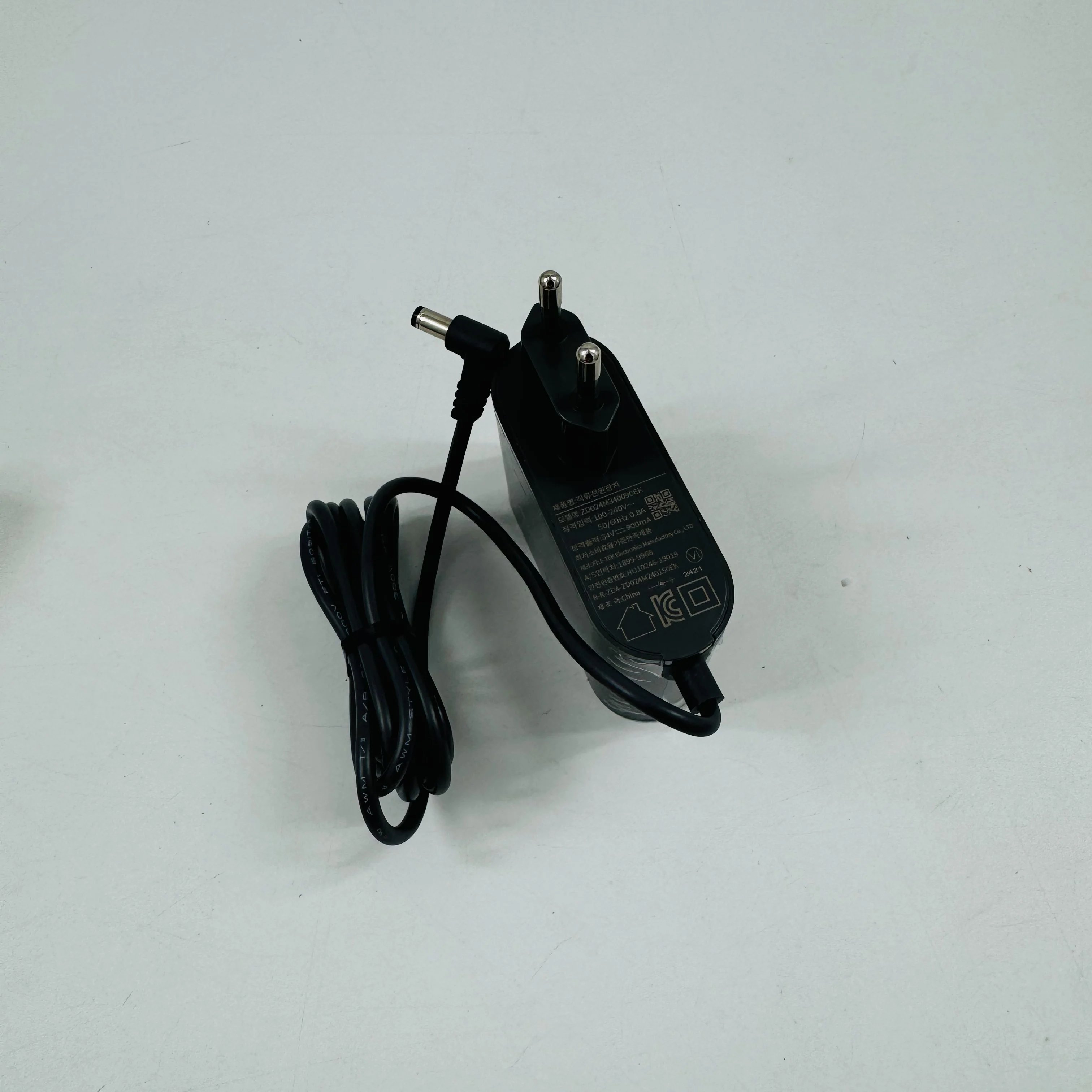 Cargador de aspiradora Original de 34V-900mA para portátil inalámbrico dreame T30