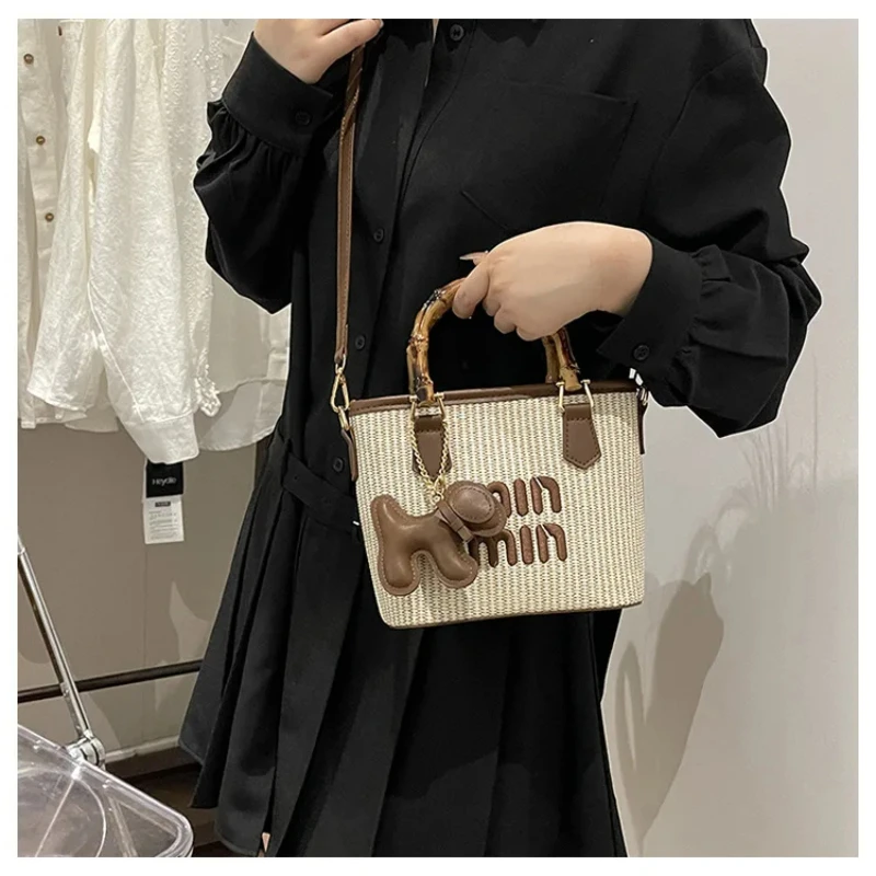 

Fashion Design Spring New 2025 Bucket Bag Commuter Bag Shopping Basket Bag Hand Bill Of Lading Shoulder Contrast Color Straw Bag