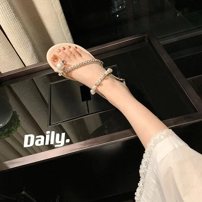 

Fashionable Comfortable Pearl And Rhinestone Toe Cover Flat Bottom Sandals Women's Summer New Large Size Casual Slip-On Shoes