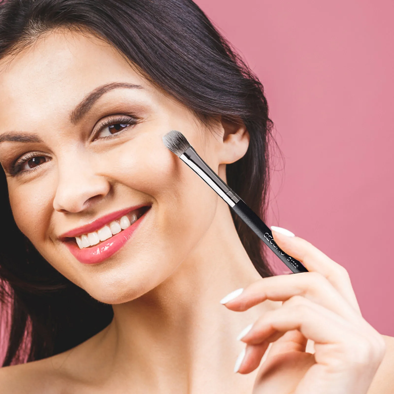 แปรงคอนซีลเลอร์ kuas Rias รอบดวงตาคอนซีลเลอร์ครีมเกลี่ยอายแชโดว์เนื้อนุ่มเครื่องมือความงามแต่งหน้าพรีเมียม