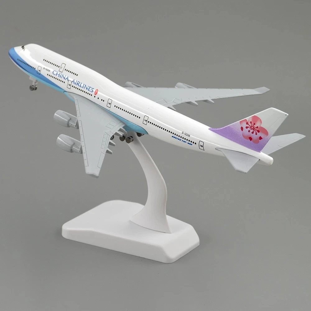 20cm Aircraft China Airlines Boeing 747 with Landing Gear Taiwan B747 Alloy Plane Model Toys Children Gift for Collection