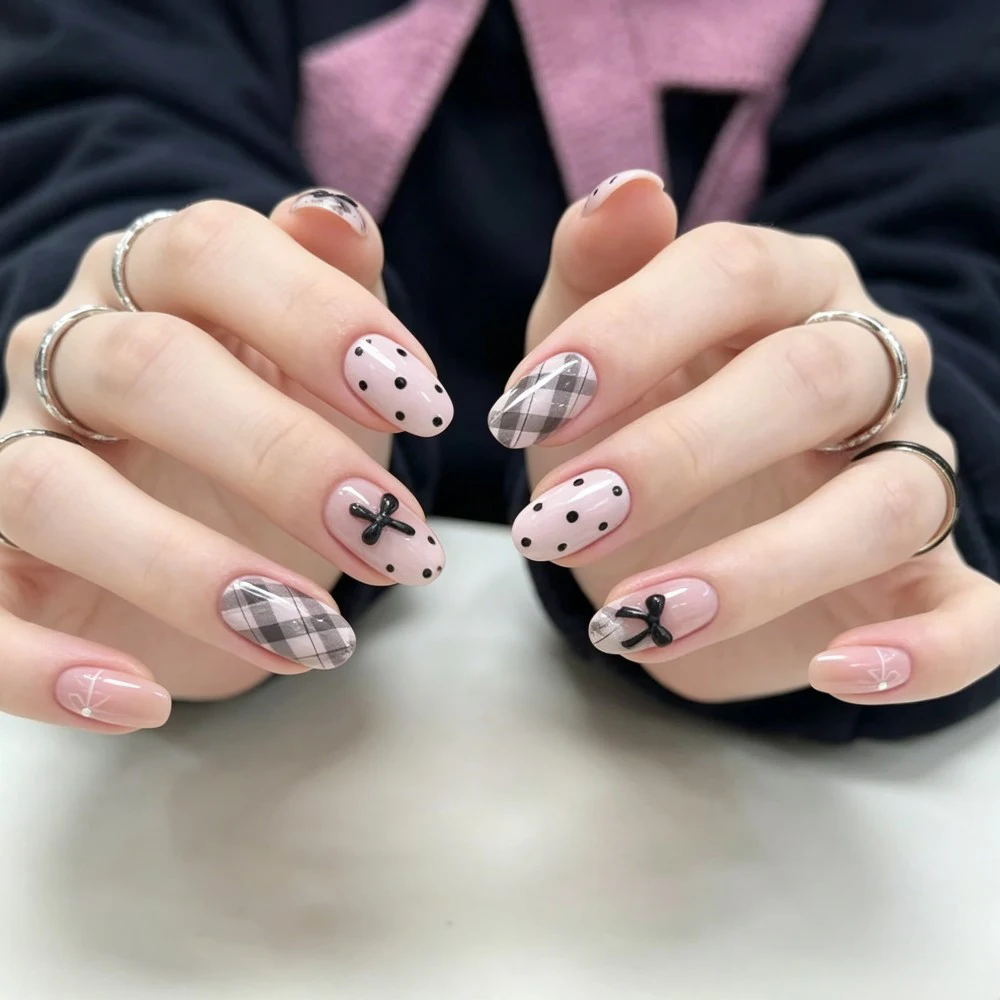 24Pcs French Plaid Bean Paste Pink Powder Butterfly Bowknot Diamond Press On Nails Korean Style Girl Nail Patch Fake Nails view 6