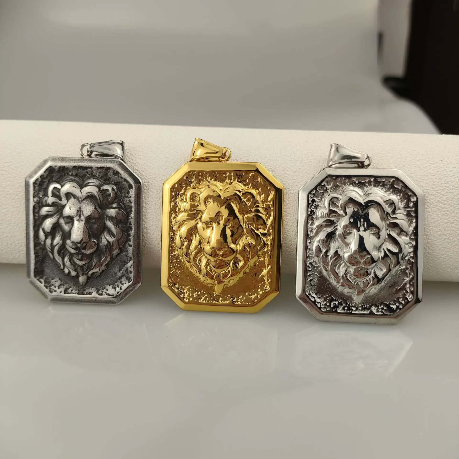 `Men Octagonal Lion Head Tag Pendant Necklace 316L Stainless Steel Gold Plated Textured Background Animal Totem Vintage Hip Hop