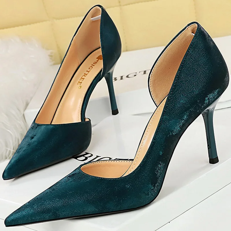 Retro Western Style Party Women Shoes 8cm Thin High Heels Shallow Pointed Toe Fabric Side Hollow Ladies Elegant Pumps Black