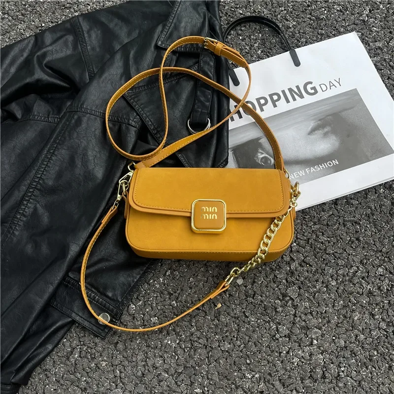 

‌ Женская маленькая квадратная сумка через плечо 2025 года — глянцевая лакированная кожа, уникальная и универсальная, идеально подходит для повседневного/вечернего наряда