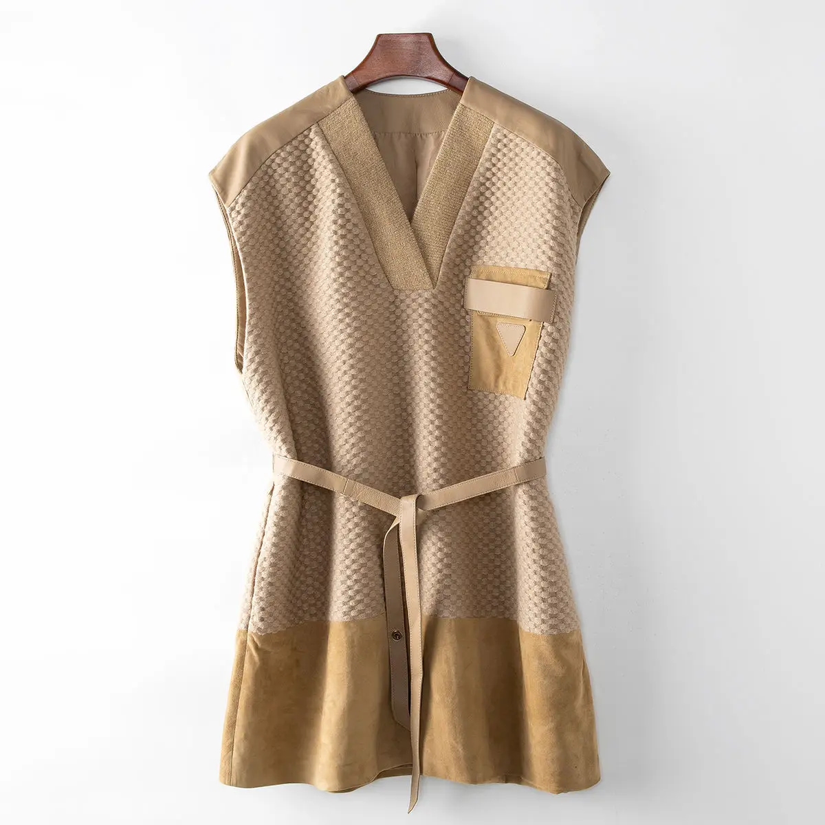 Gilet in pelle di pecora patchwork di cashmere primaverile Haining con una piccola quantità di abbigliamento 2024 nuova canotta in pelle dimagrante per le donne