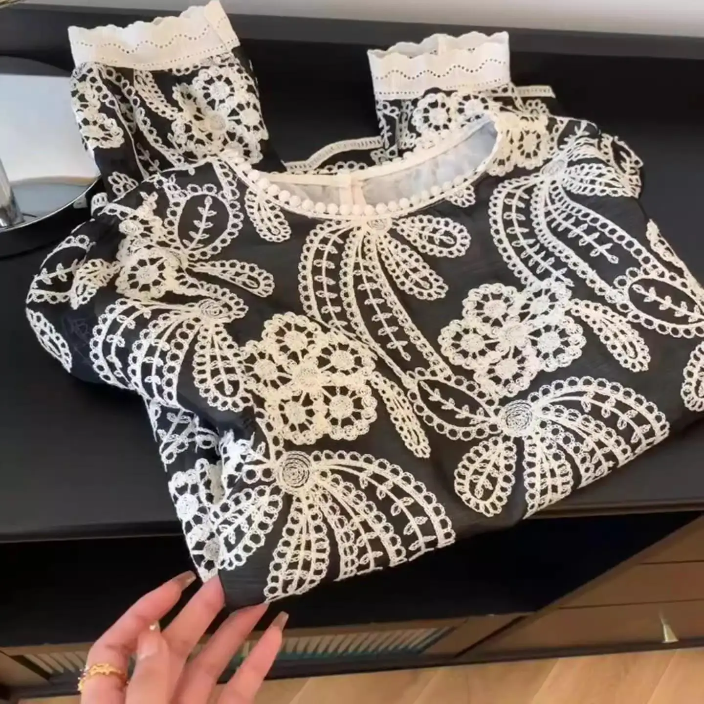 

Женская ретро-блузка с тяжелой вышивкой, весна 202, новая свободная универсальная длинная блузка-свек Lazy Sle, корейская версия, поездка на работу Sle