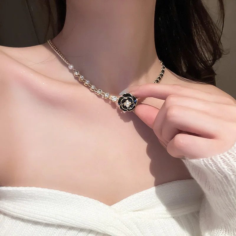 شخصية الرياح الداكنة القوس زهرة الجلود الاصطناعية لف قلادة عالية مزاجه الترقوة سلسلة قلادة مجوهرات النساء